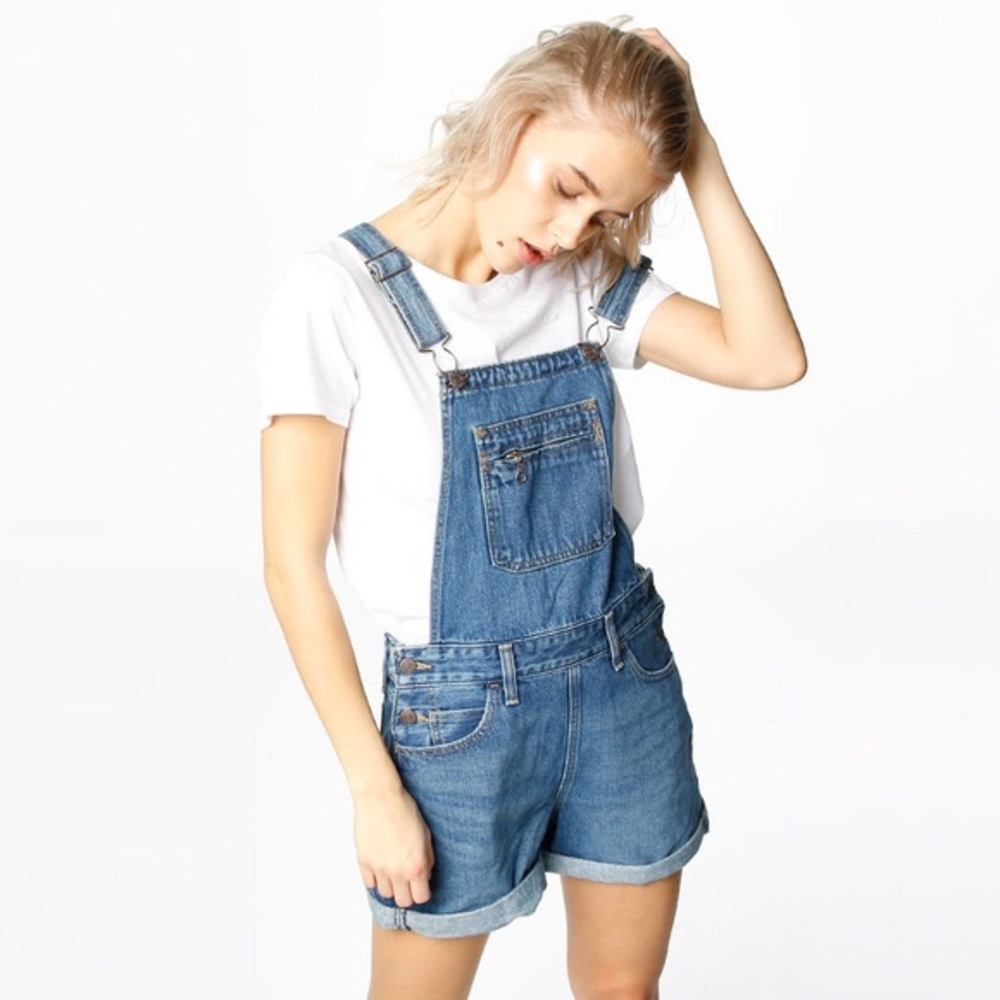 - ✨✨Levi Denim Tab Shortalls✨✨